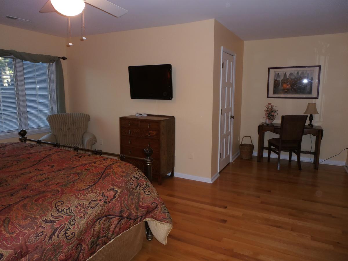 Tudor Oaks Inn - thumb 13