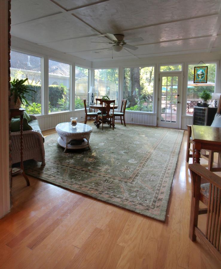 Tudor Oaks Inn - thumb 8