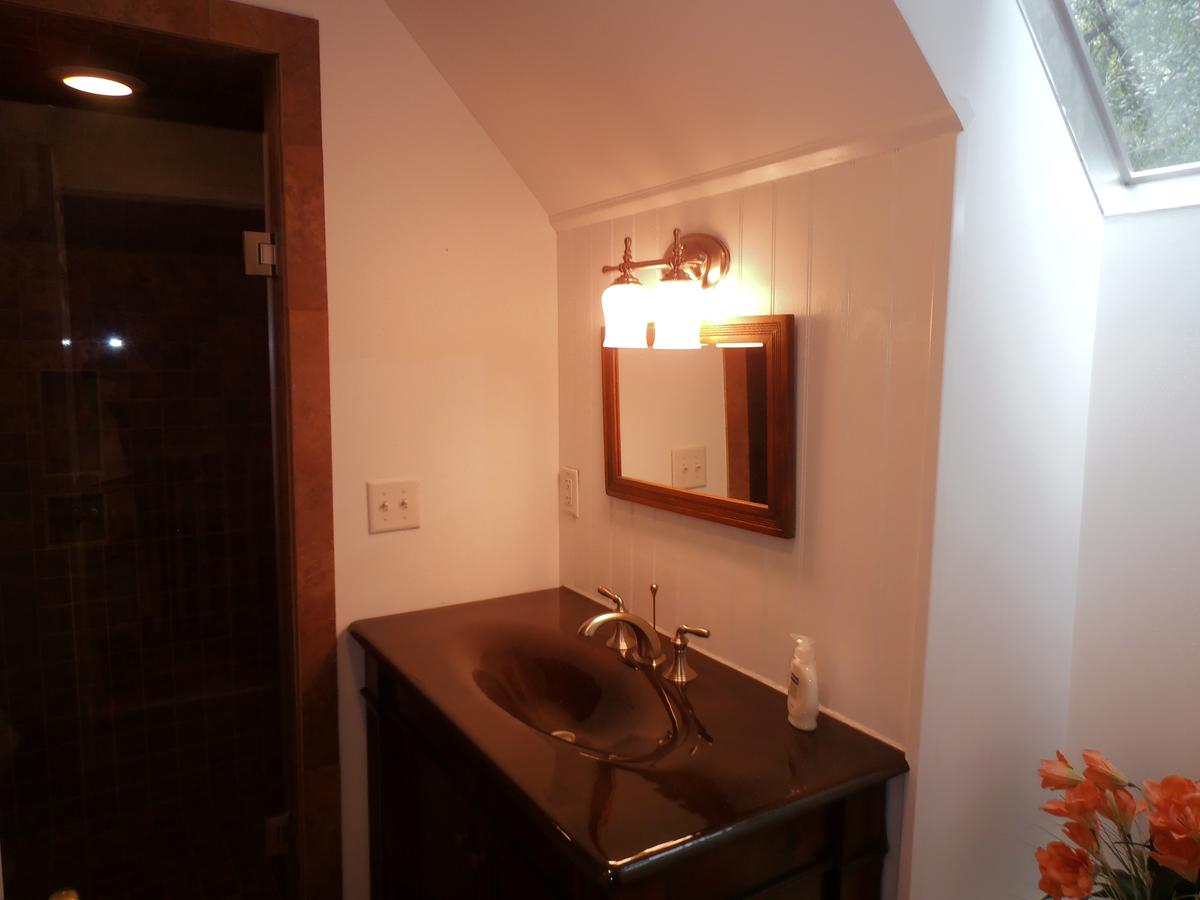 Tudor Oaks Inn - thumb 17