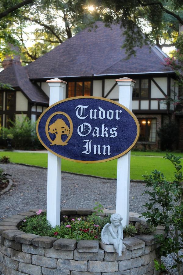 Tudor Oaks Inn - thumb 5
