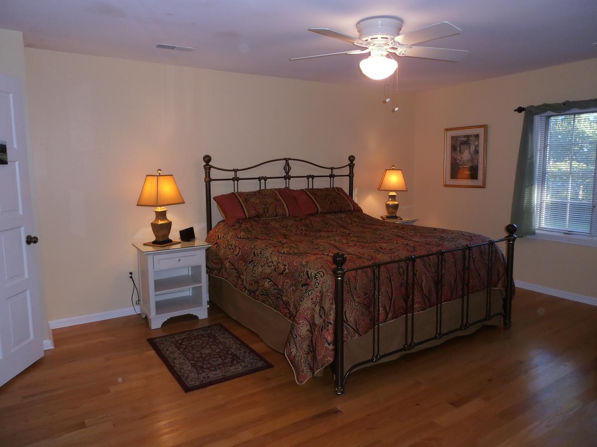 Tudor Oaks Inn - thumb 12