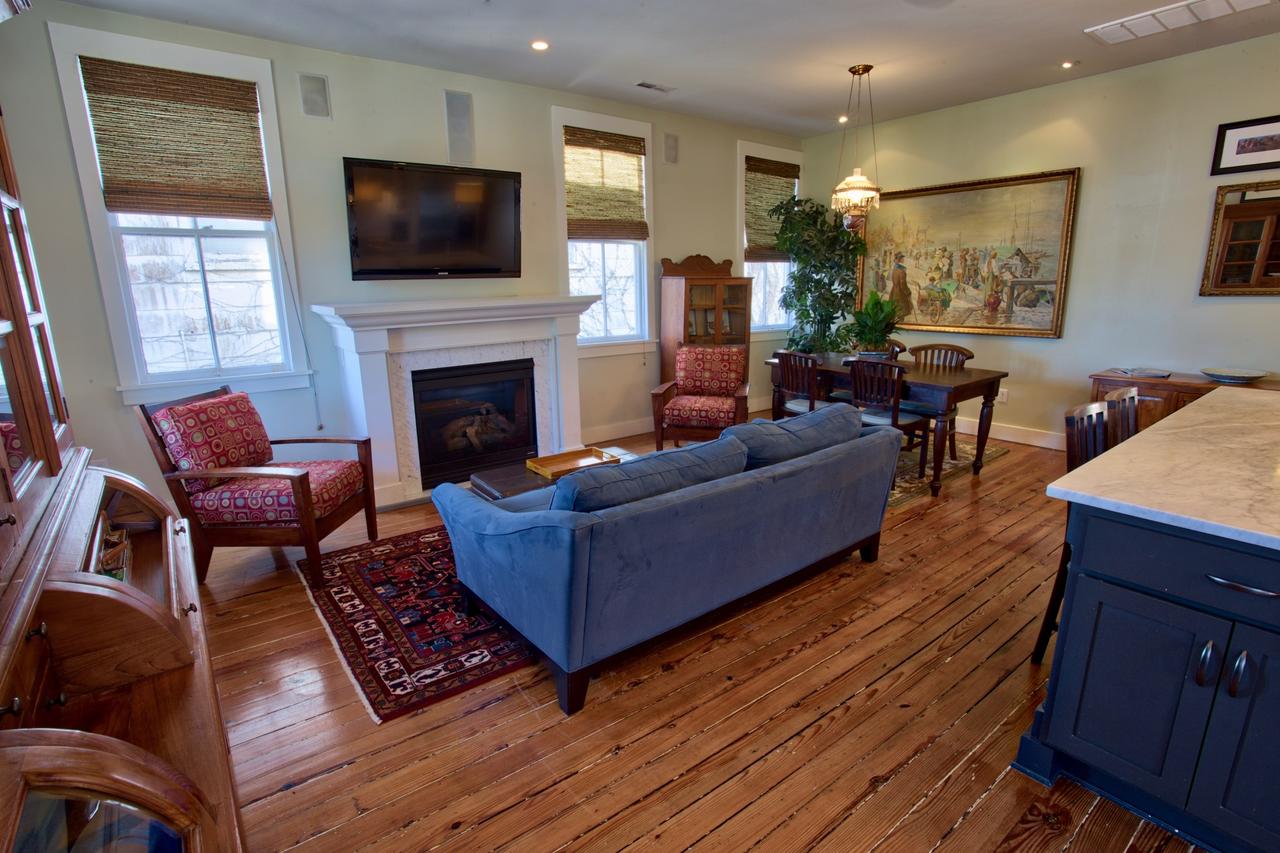 227 Historic Apartments - thumb 41