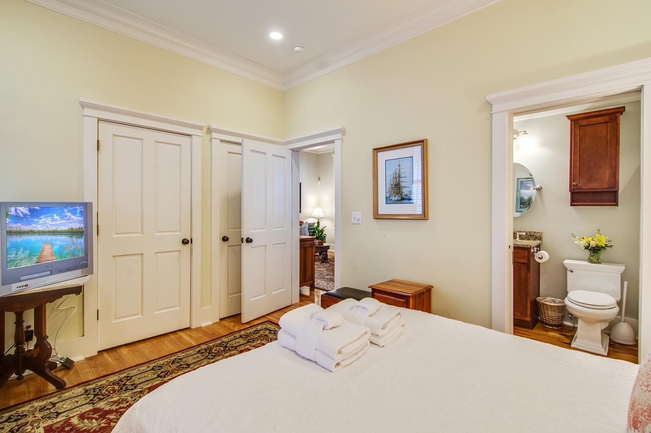 227 Historic Apartments - thumb 8