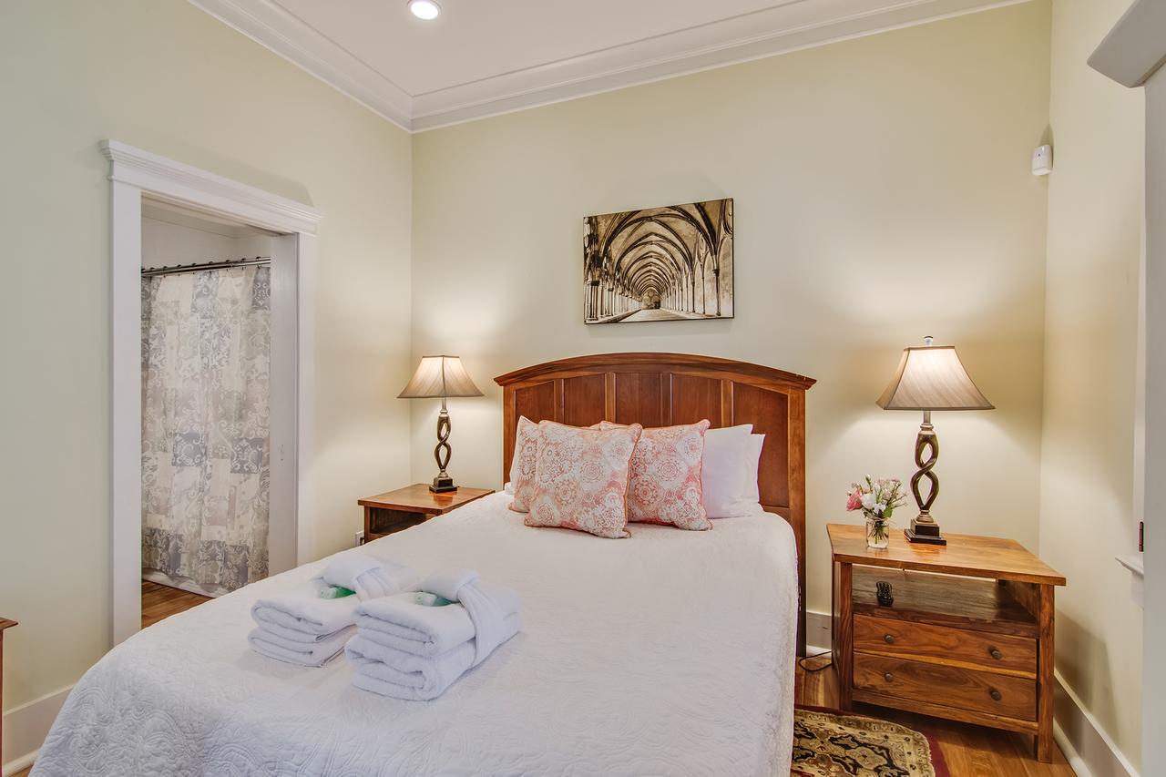 227 Historic Apartments - thumb 7