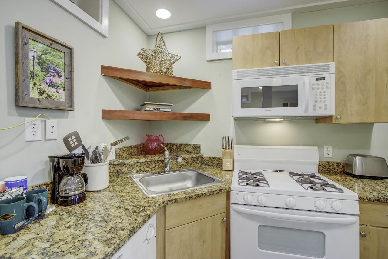 227 Historic Apartments - thumb 24