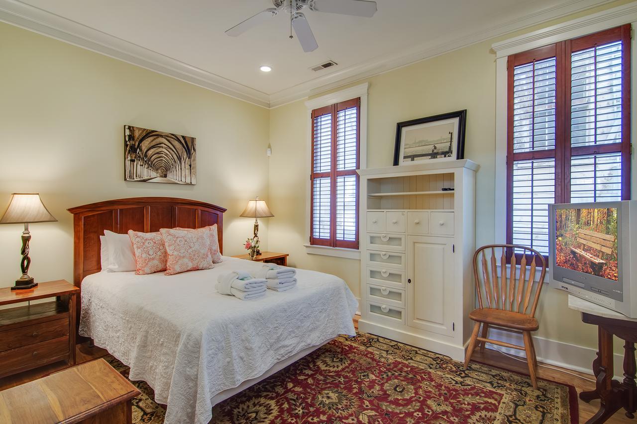 227 Historic Apartments - thumb 9