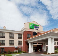 Holiday Inn Express  Suites - Hardeeville-Hilton Head - Students Accommodation