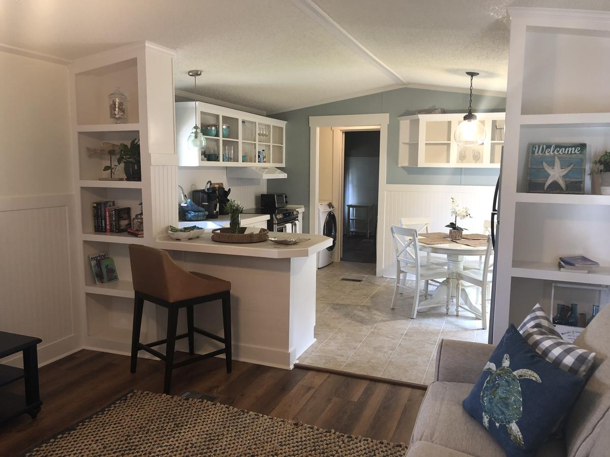 Beaufort SC New Renovation, Close To Parris Island, Historic Downtown, Beautiful Beaches, Sleeps 7 - thumb 2