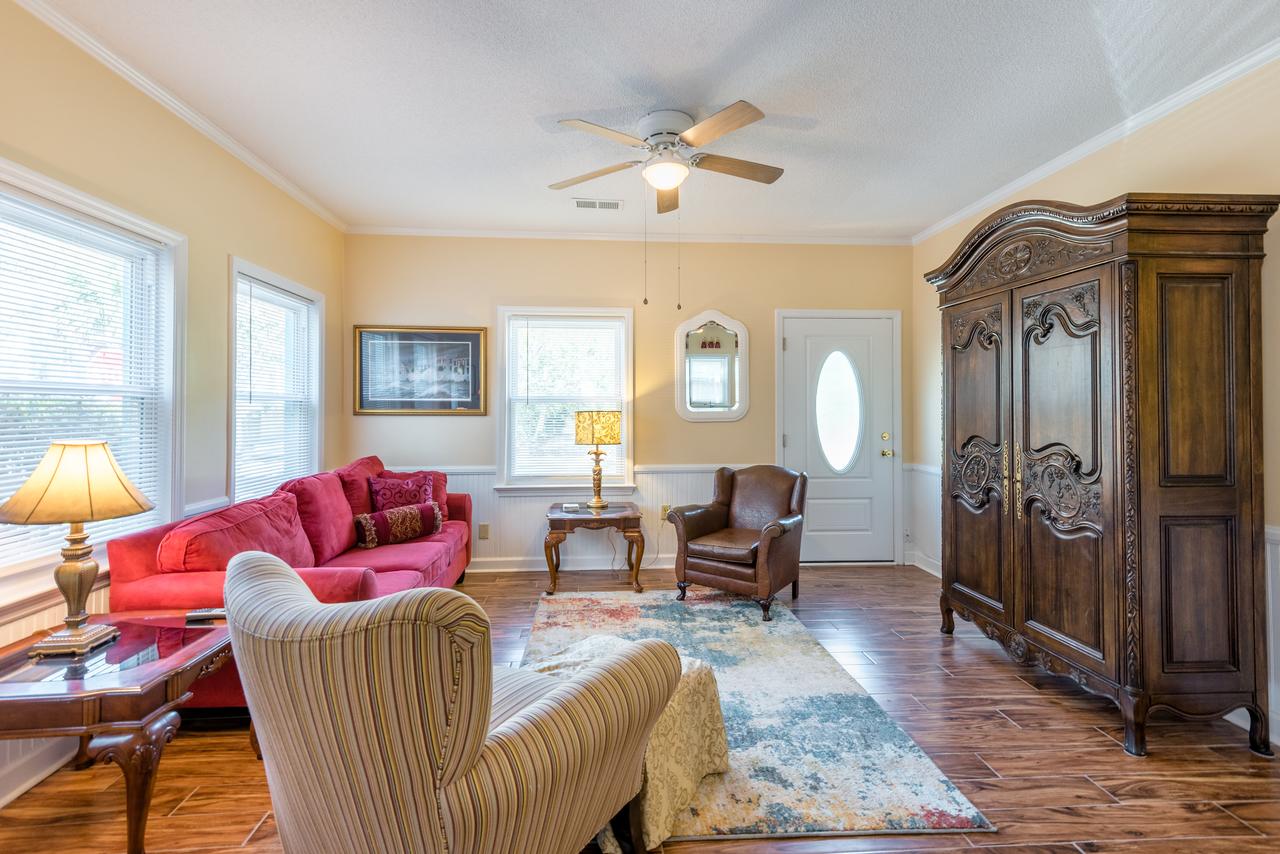 201 E Huron Starrs Folly - thumb 9