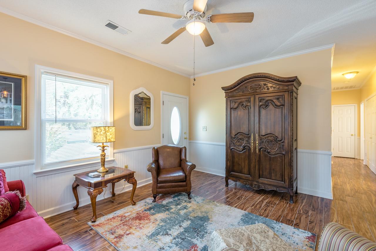 201 E Huron Starrs Folly - thumb 18