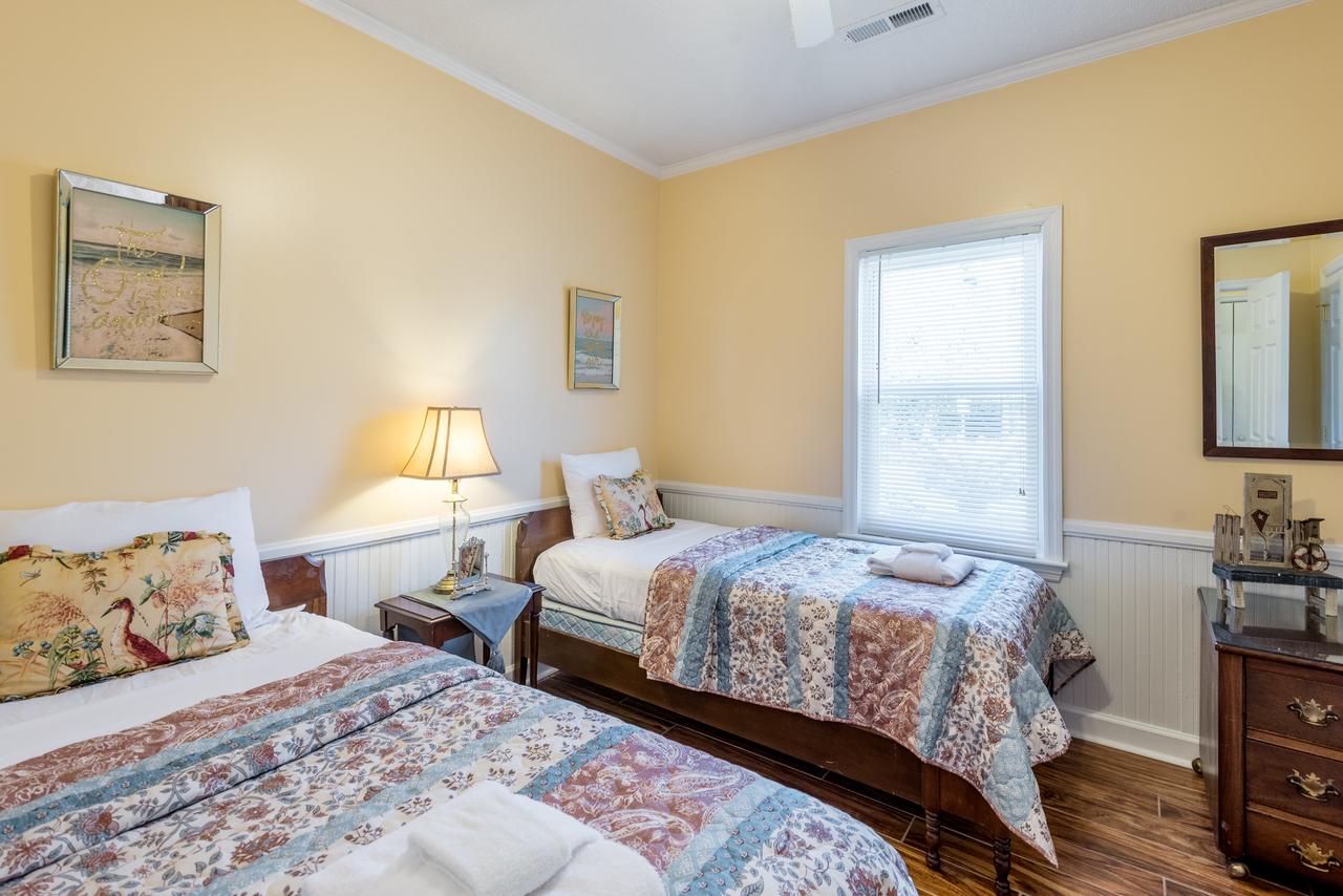 201 E Huron Starrs Folly - thumb 24