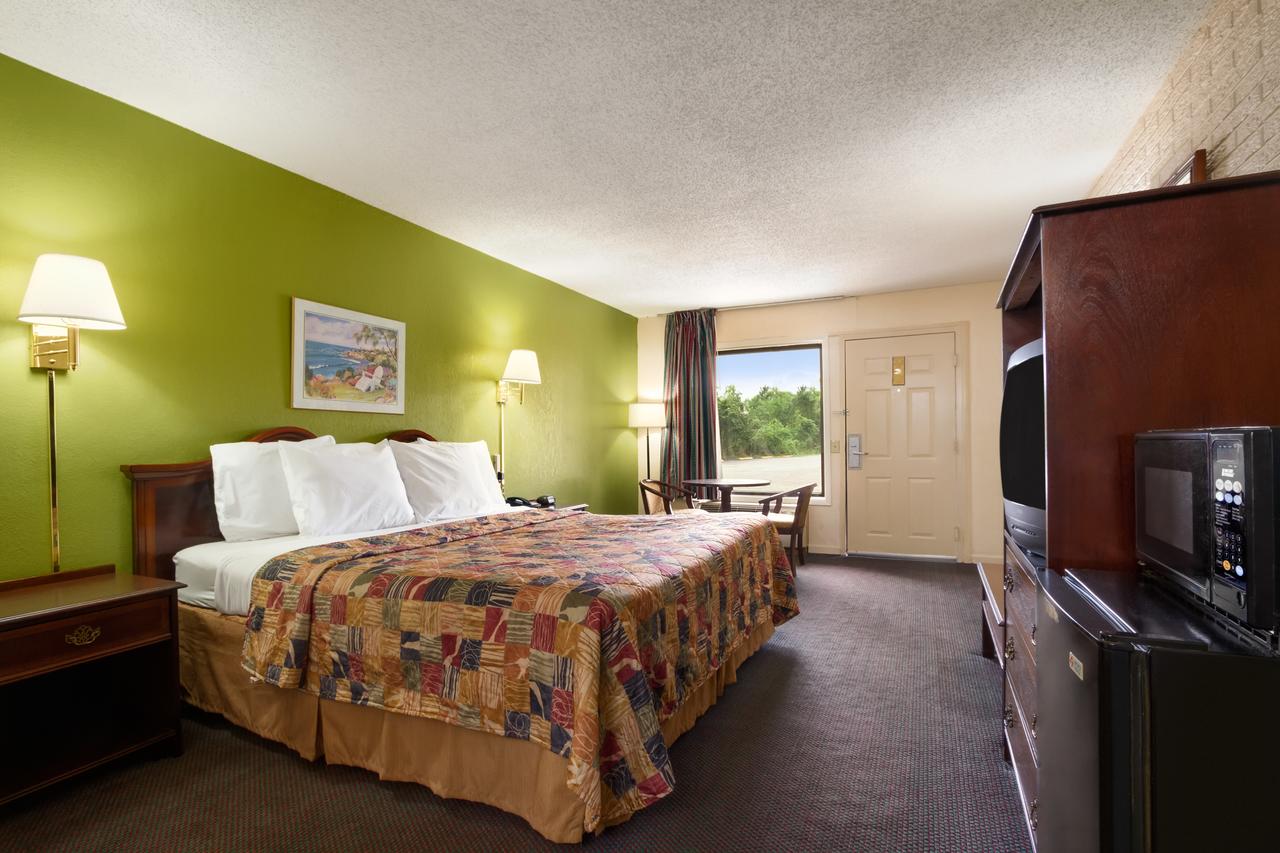 Days Inn By Wyndham Hardeeville/ I-95 State Line - thumb 4