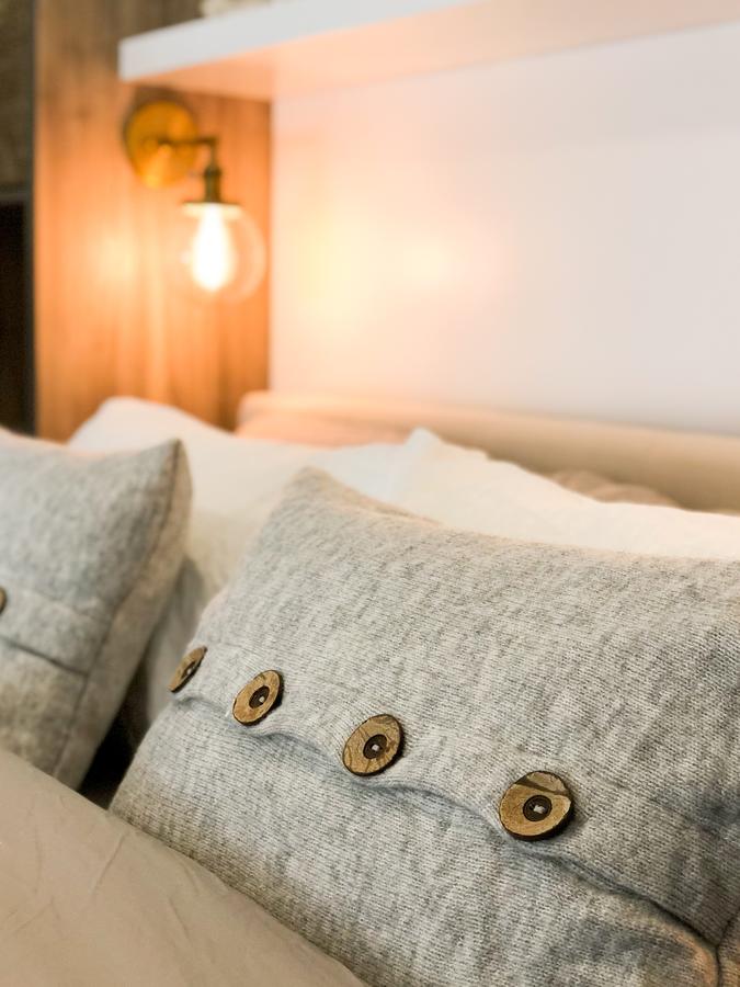 Stylish Downtown Cottage - Prime Historic Location - thumb 6