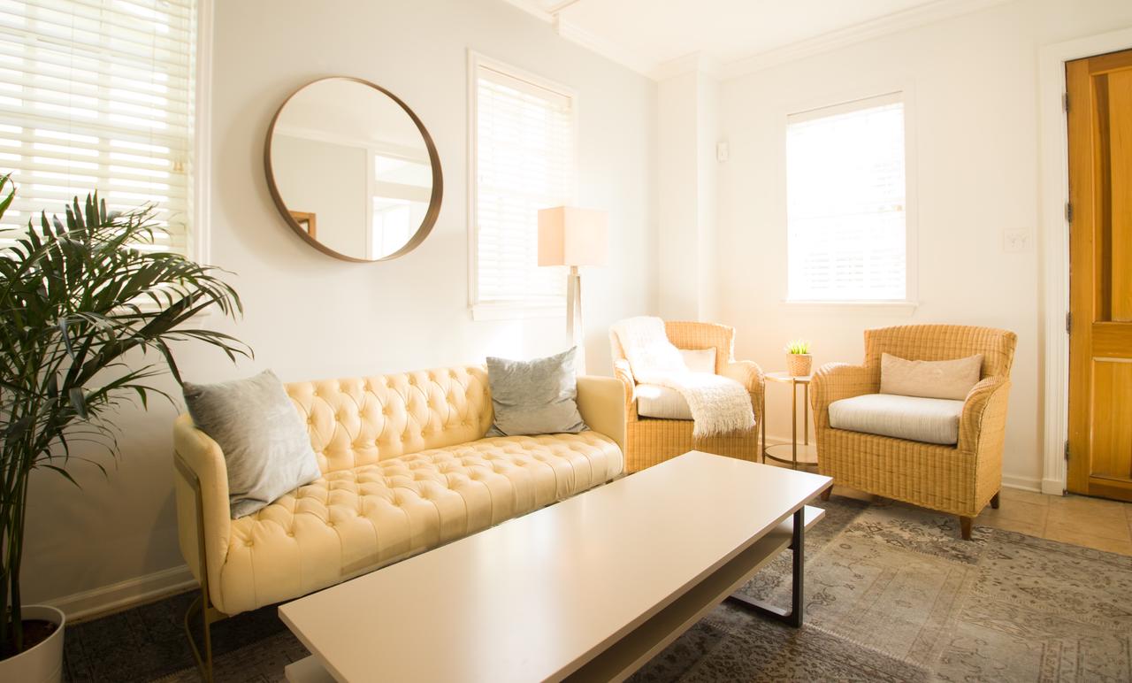 Stylish Downtown Cottage - Prime Historic Location - thumb 0