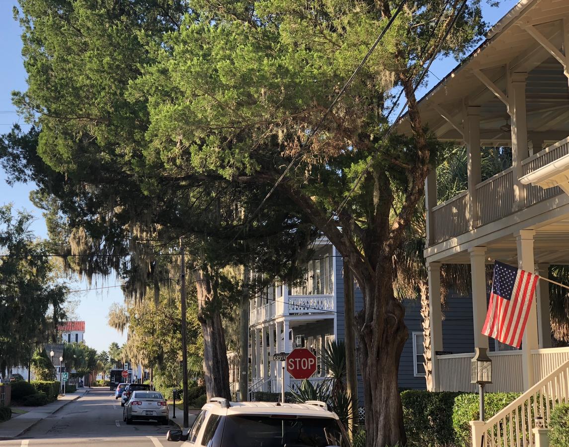 Stylish Downtown Cottage - Prime Historic Location - thumb 1