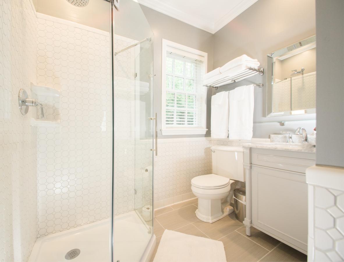 Stylish Downtown Cottage - Prime Historic Location - thumb 12