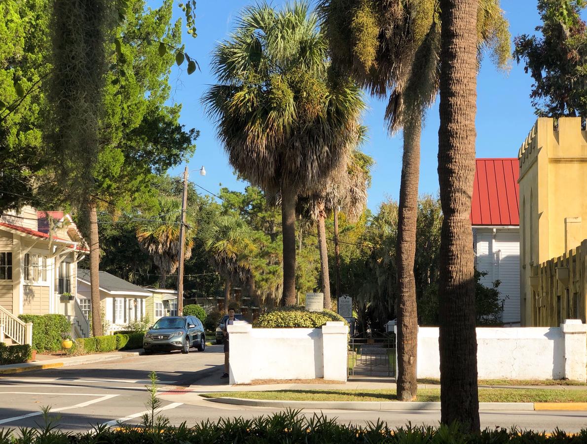 Stylish Downtown Cottage - Prime Historic Location - thumb 34