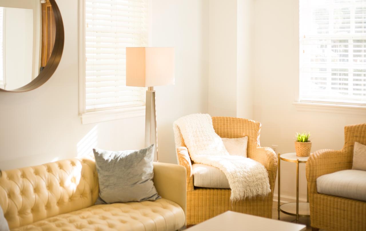 Stylish Downtown Cottage - Prime Historic Location - thumb 4