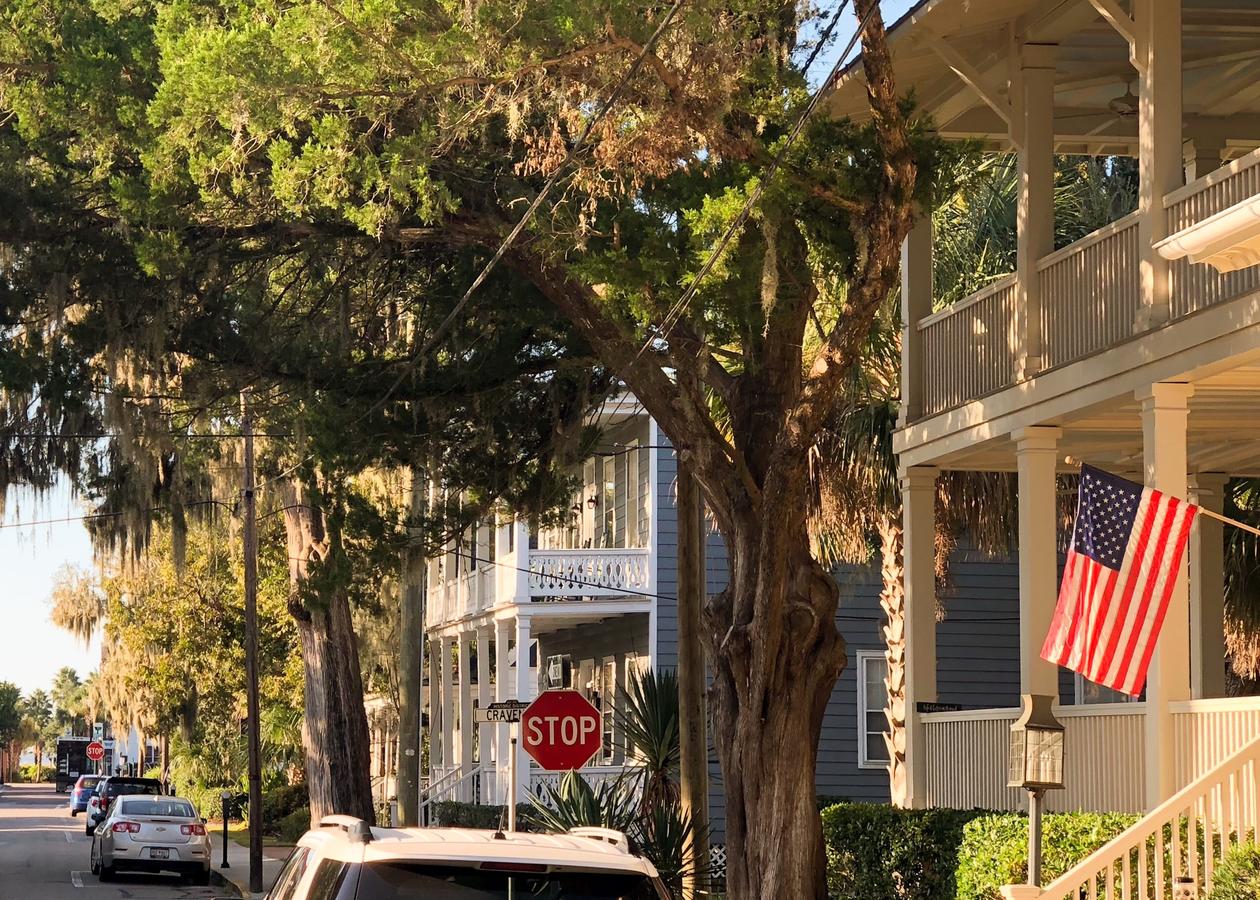 Stylish Downtown Cottage - Prime Historic Location - thumb 24