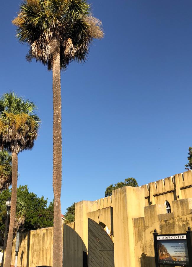 Stylish Downtown Cottage - Prime Historic Location - thumb 28