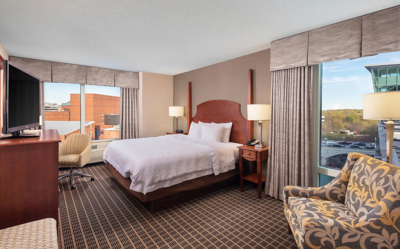 Hampton Inn & Suites Greenville-Downtown-Riverplace - thumb 11