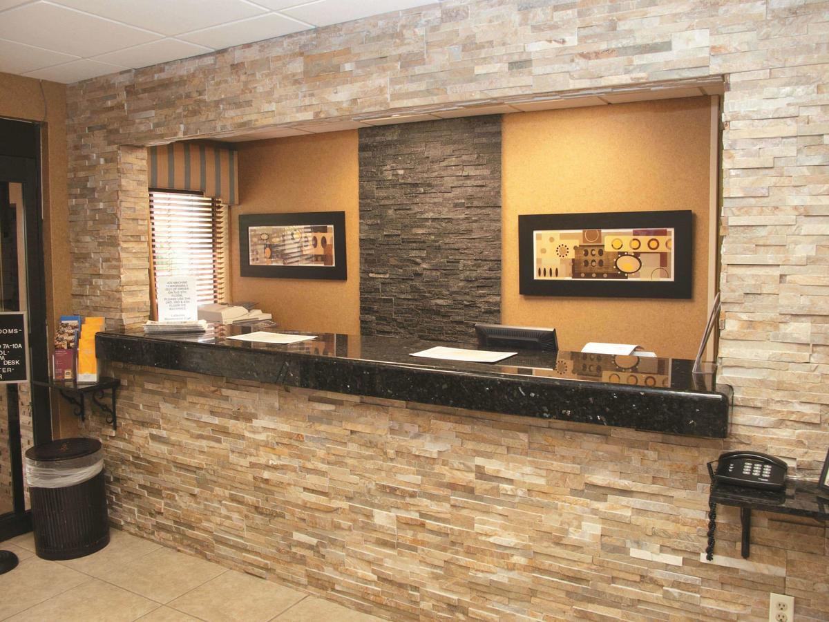 La Quinta Inn By Wyndham Columbia SE / Fort Jackson - thumb 12