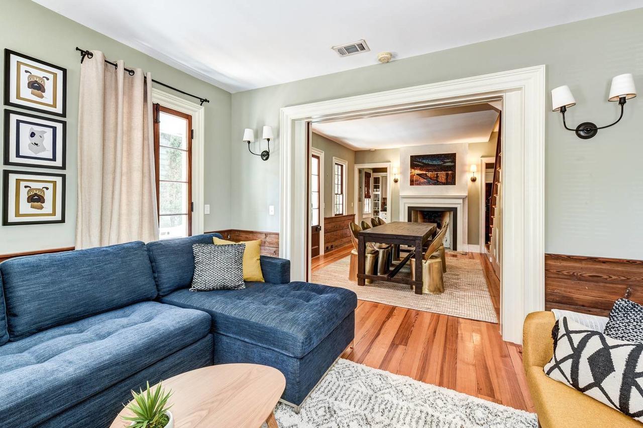 2 Story-house, Courtyard, Historic Architecture - thumb 3