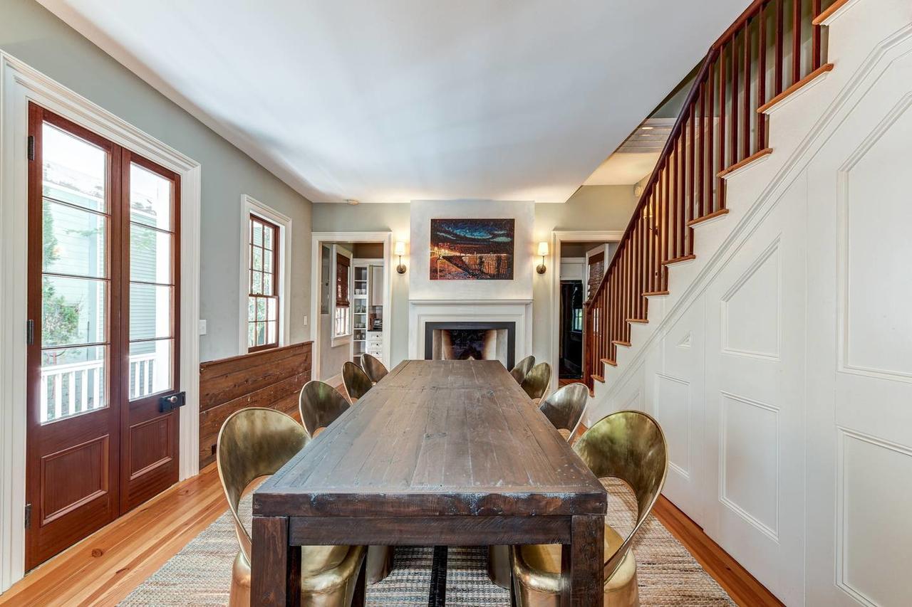 2 Story-house, Courtyard, Historic Architecture - thumb 20