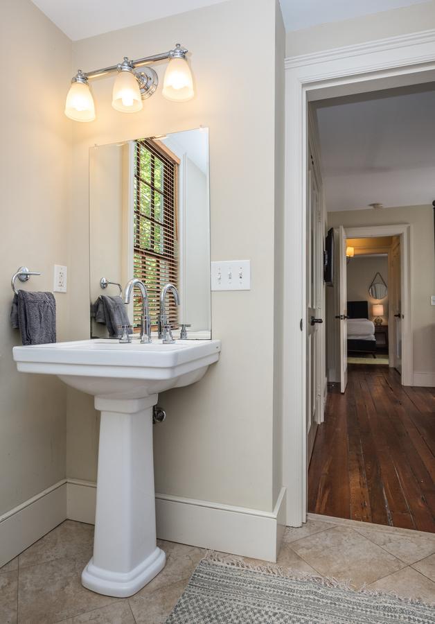 2 Story-house, Courtyard, Historic Architecture - thumb 27