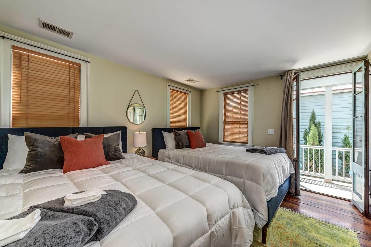 2 Story-house, Courtyard, Historic Architecture - thumb 1