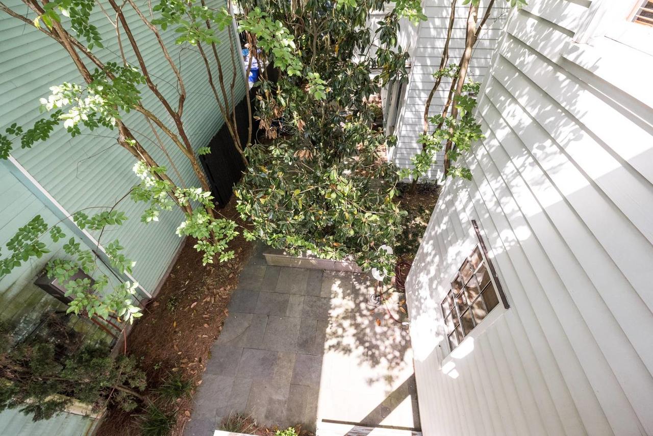 2 Story-house, Courtyard, Historic Architecture - thumb 25