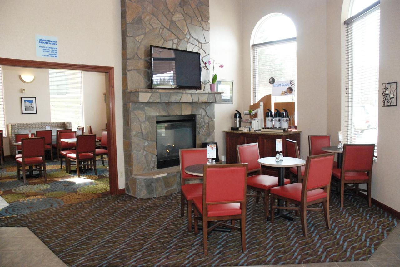 Holiday Inn Express & Suites Hill City-Mt. Rushmore Area - thumb 9
