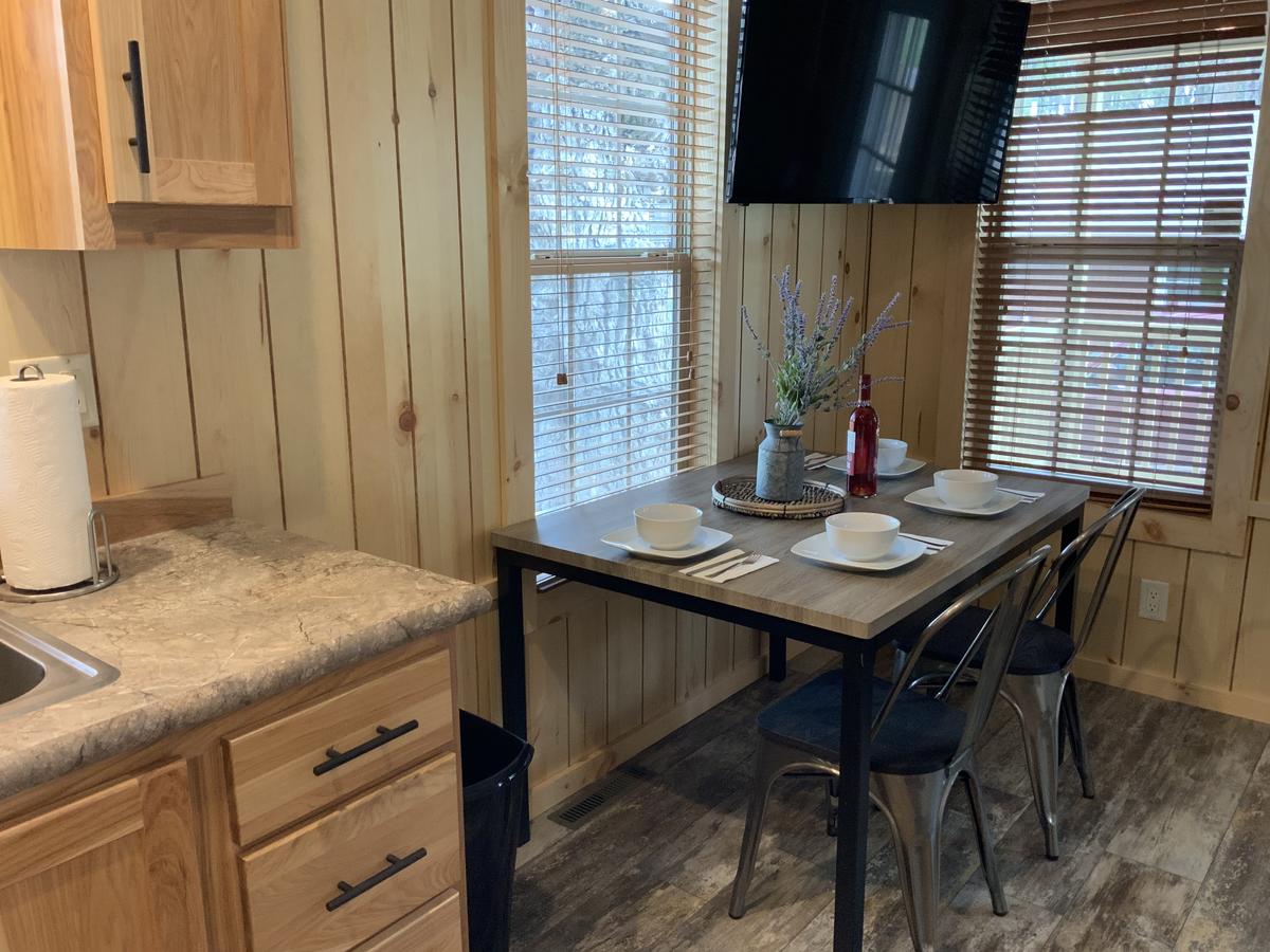 Rockerville Lodge & Cabins - thumb 14