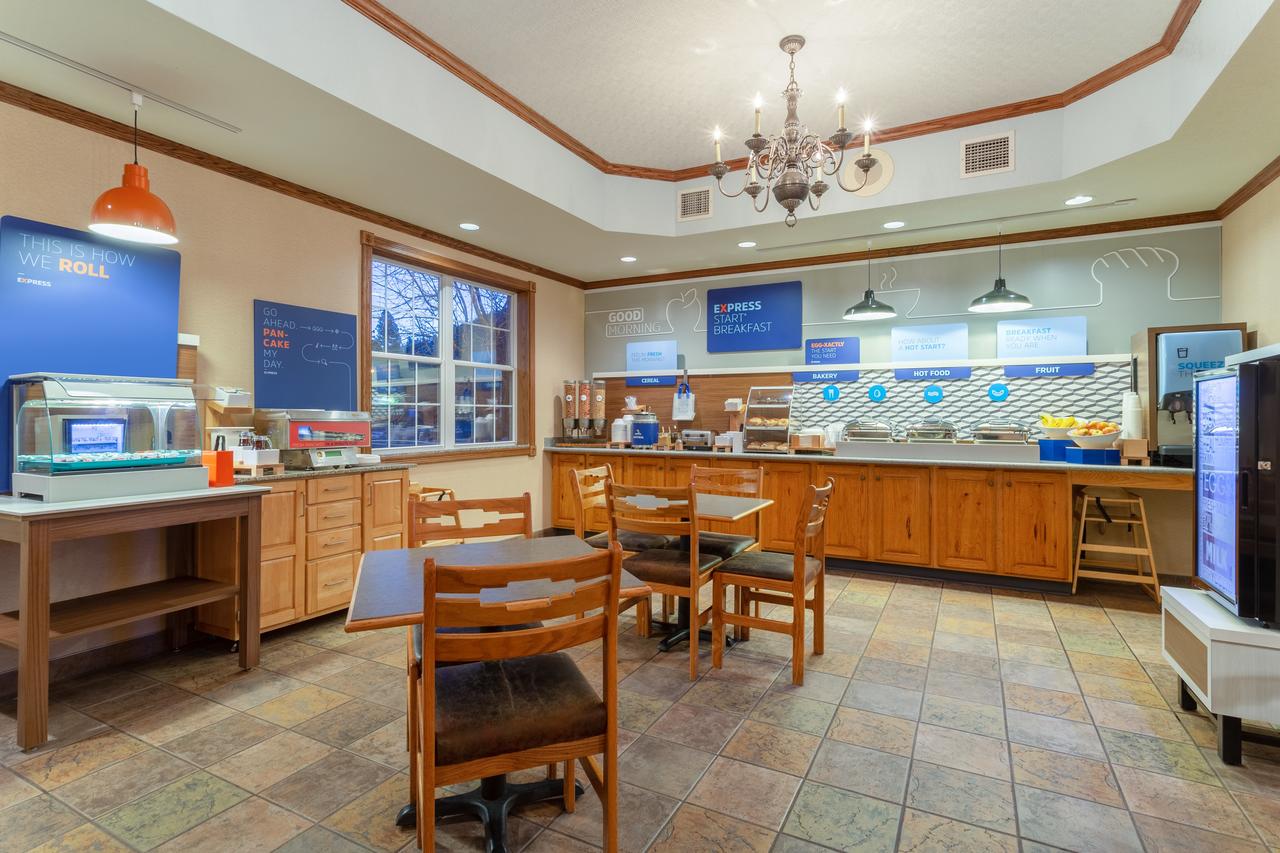 Holiday Inn Express & Suites Keystone - thumb 18