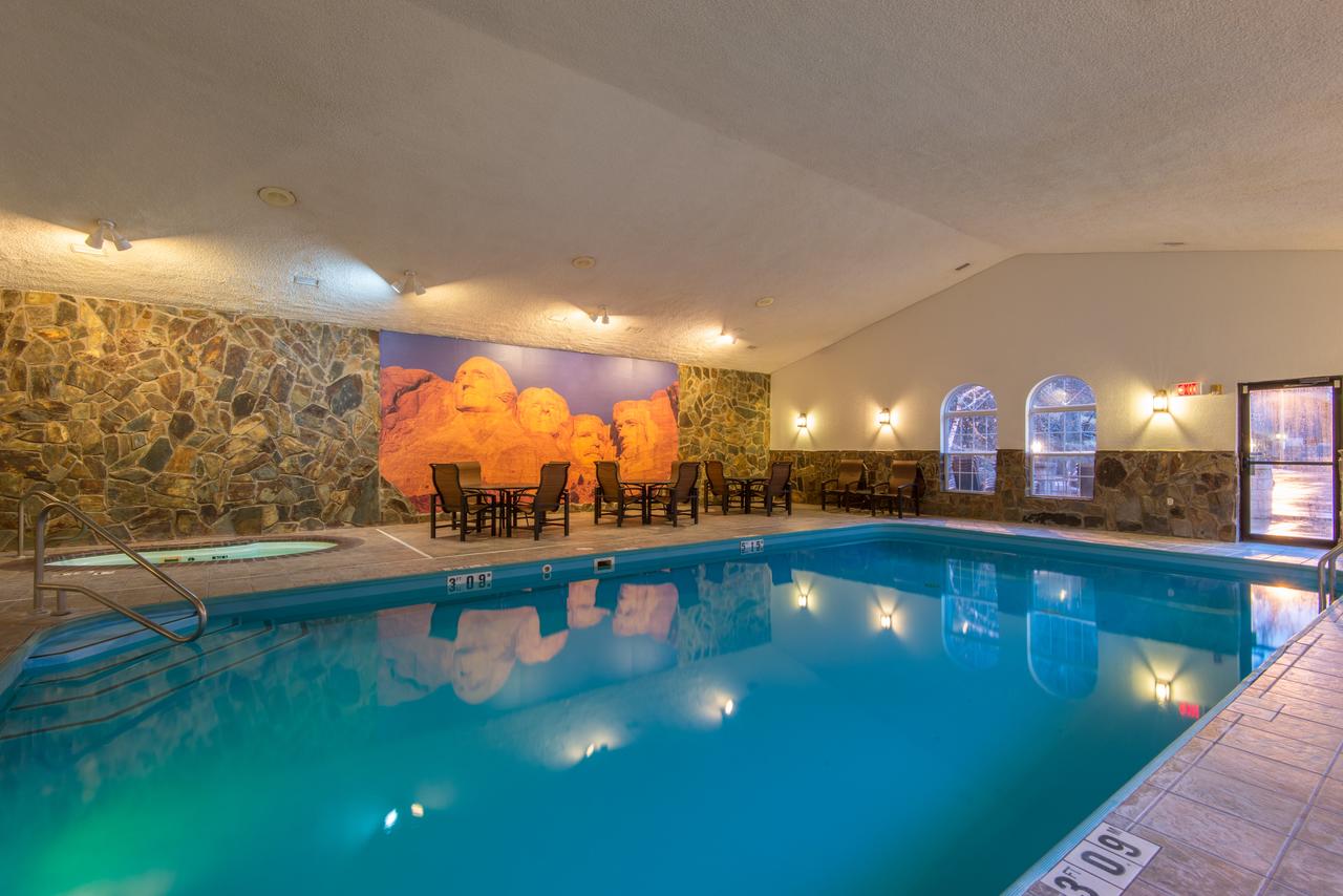 Holiday Inn Express & Suites Keystone - thumb 2