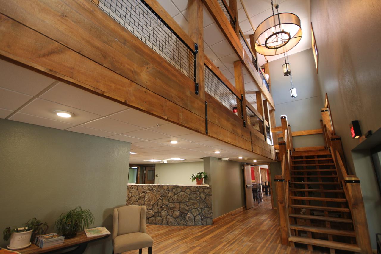 Blackstone Lodge And Suites - thumb 6