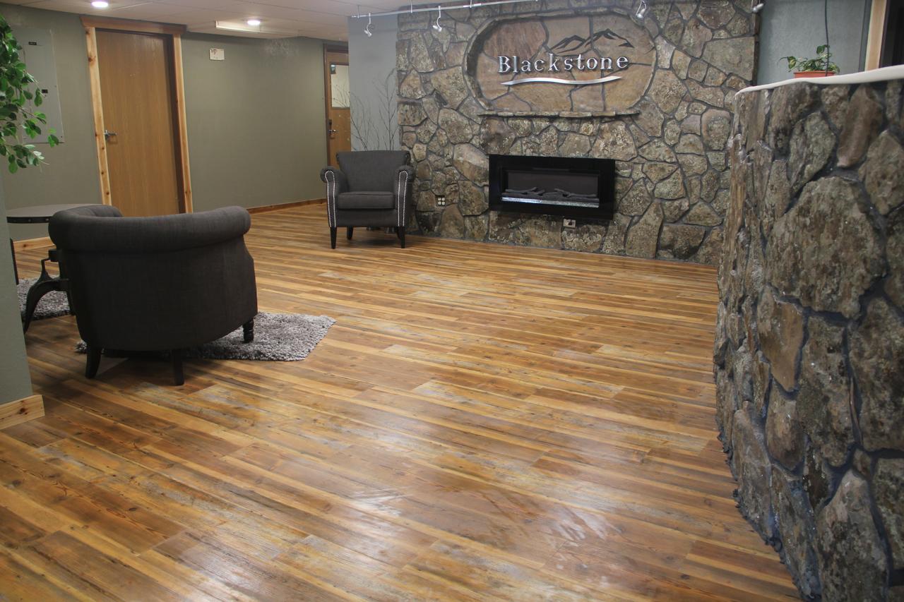 Blackstone Lodge And Suites - thumb 4