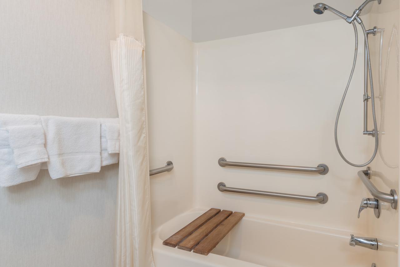 Baymont By Wyndham Hot Springs - thumb 1