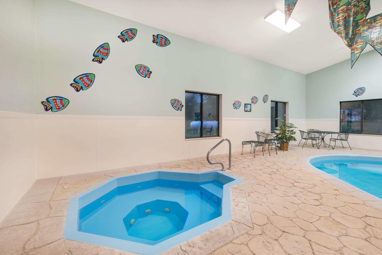 Baymont By Wyndham Hot Springs - thumb 23