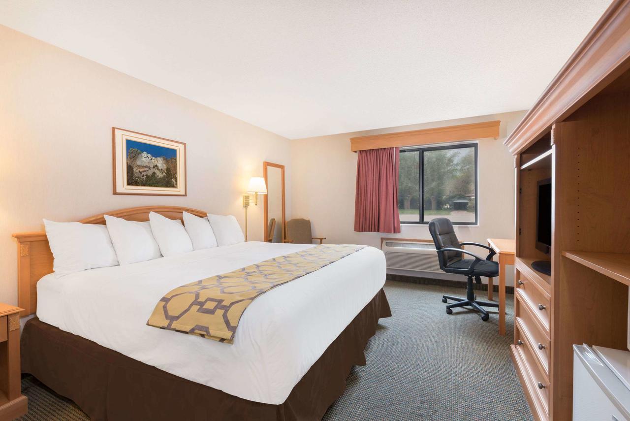 Baymont By Wyndham Hot Springs - thumb 19