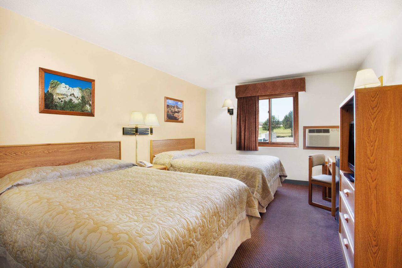 Super 8 By Wyndham Hot Springs - thumb 29