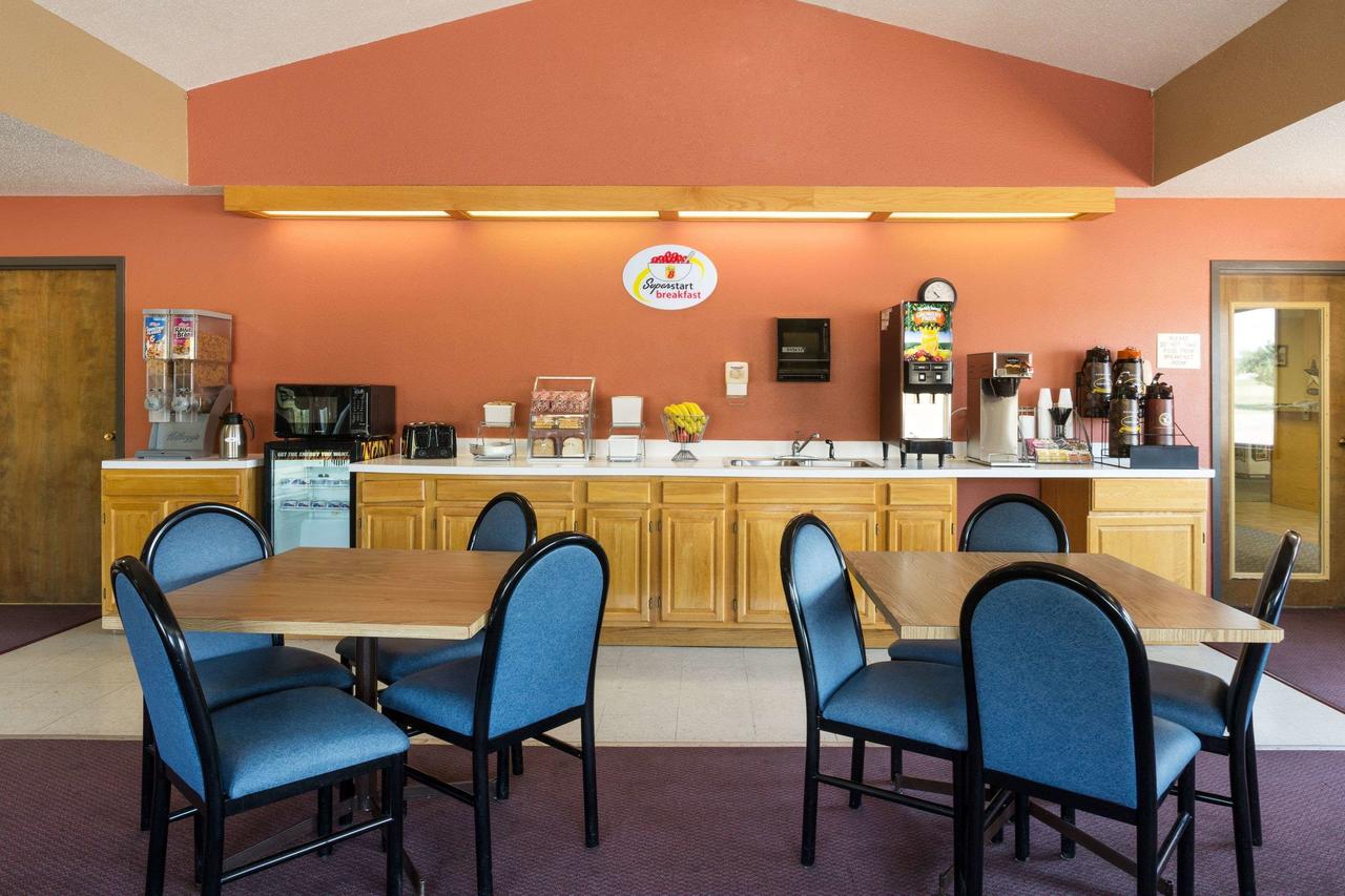 Super 8 By Wyndham Hot Springs - thumb 28