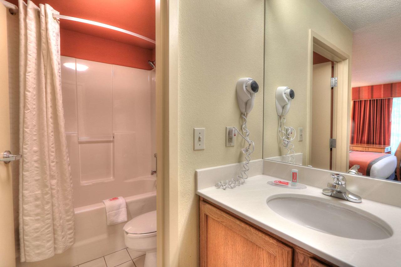 Econo Lodge Riverside - thumb 14