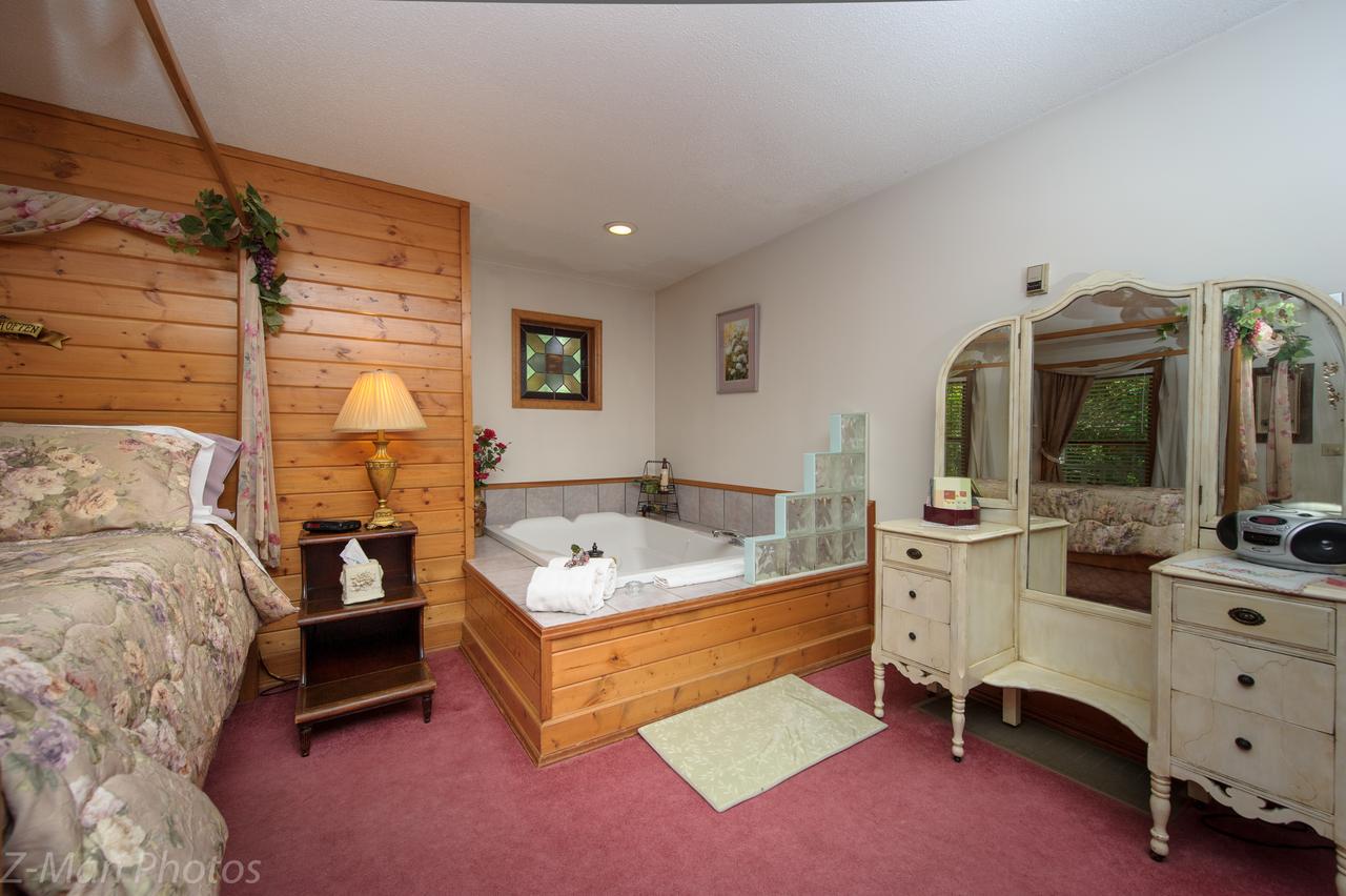 Blue Mountain Mist Country Inn - thumb 41