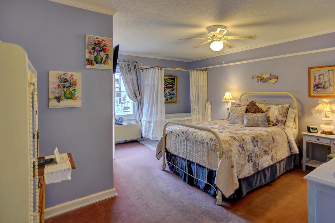 Blue Mountain Mist Country Inn - thumb 28