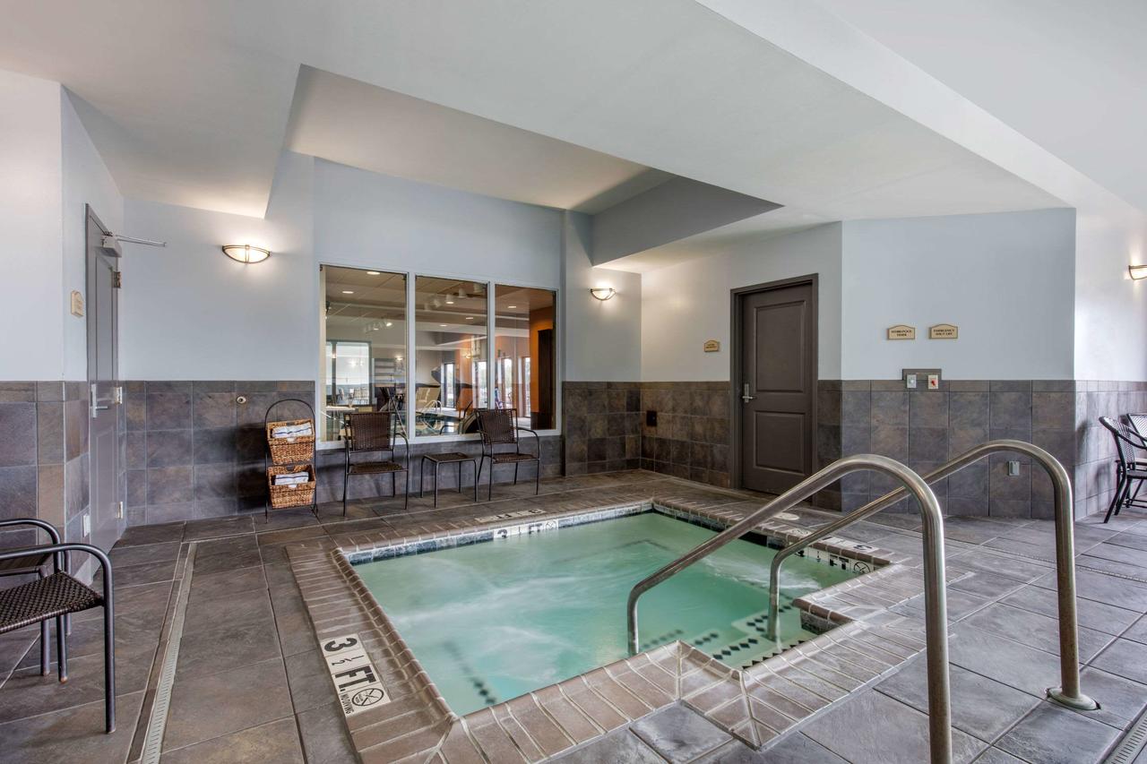 Comfort Suites Jackson I-40 - thumb 18