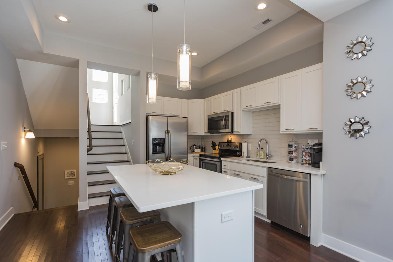 Downtown Southern Luxury Living 2BR & Free Parking - thumb 36