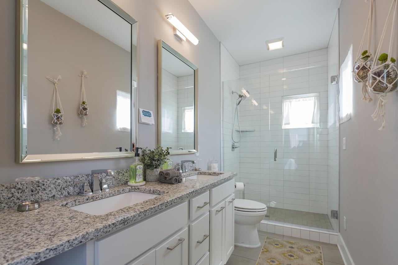 Downtown Southern Luxury Living 2BR & Free Parking - thumb 20