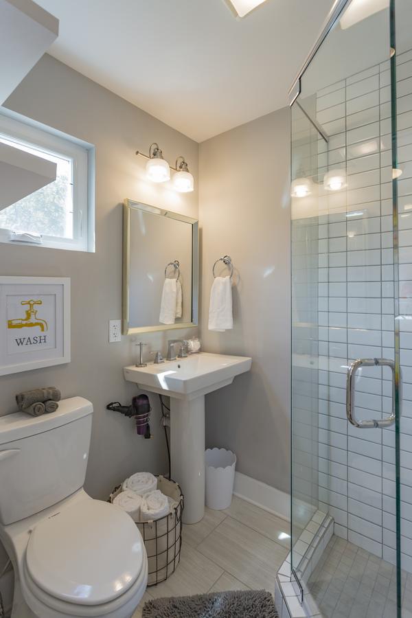 Downtown Southern Luxury Living 2BR & Free Parking - thumb 34