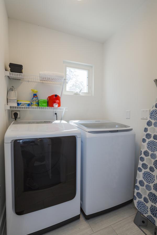 Downtown Southern Luxury Living 2BR & Free Parking - thumb 14